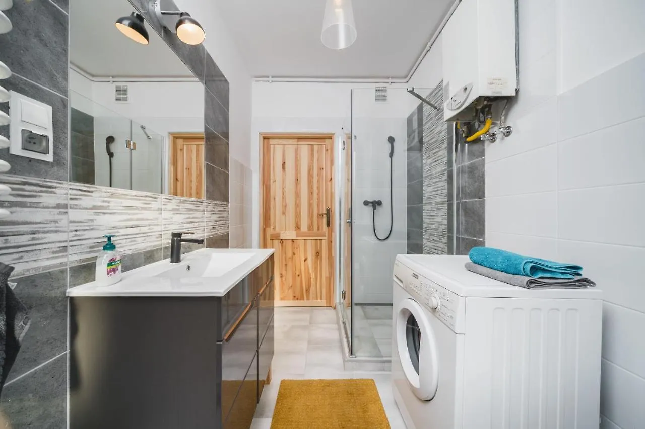 3 Bedroom Apartment In The Green Heart Of Cracow - By Upstairs Krakow
