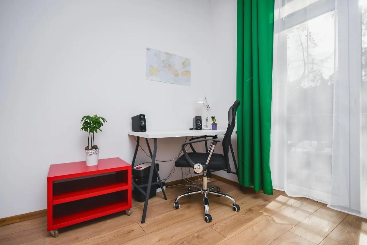 3 Bedroom Apartment In The Green Heart Of Cracow - By Upstairs Krakow 0*,