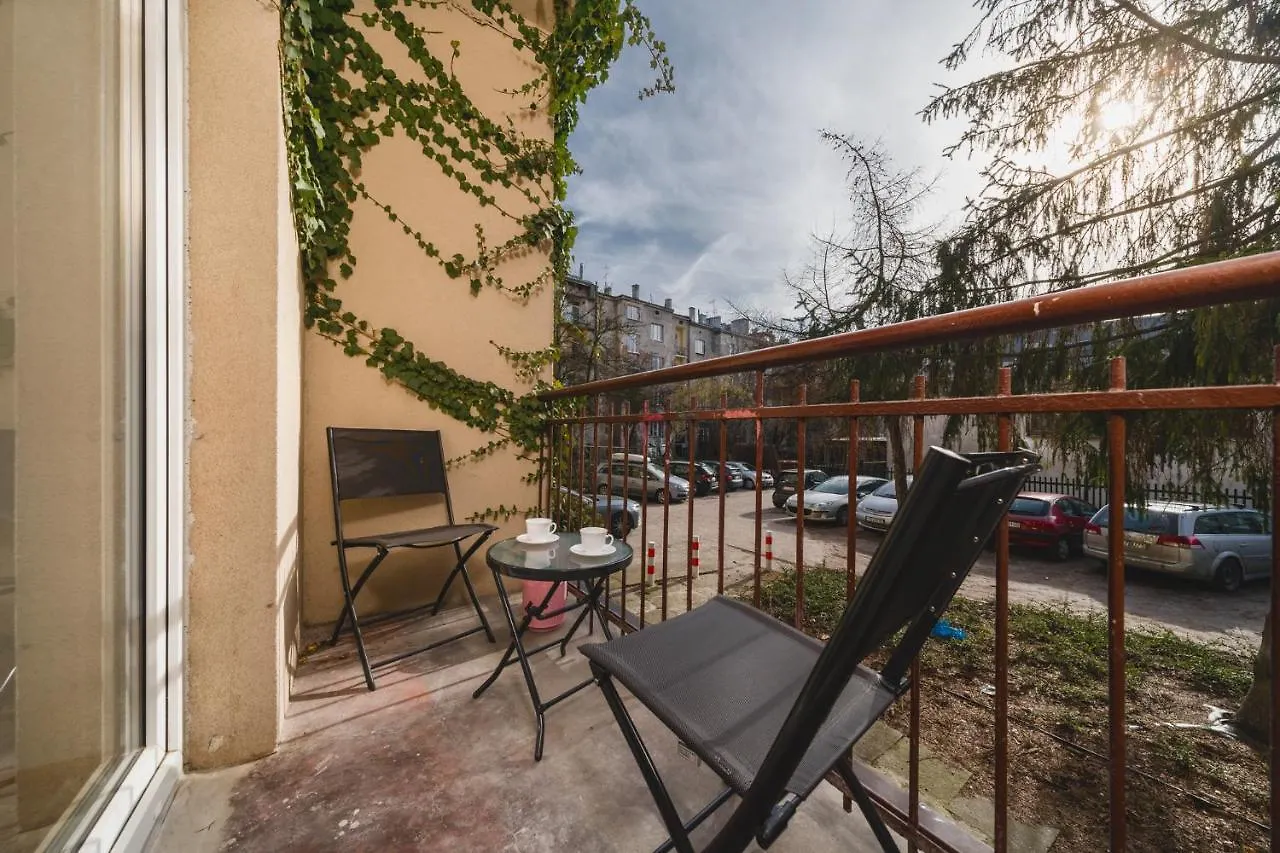 3 Bedroom Apartment In The Green Heart Of Cracow - By Upstairs Krakow Poland