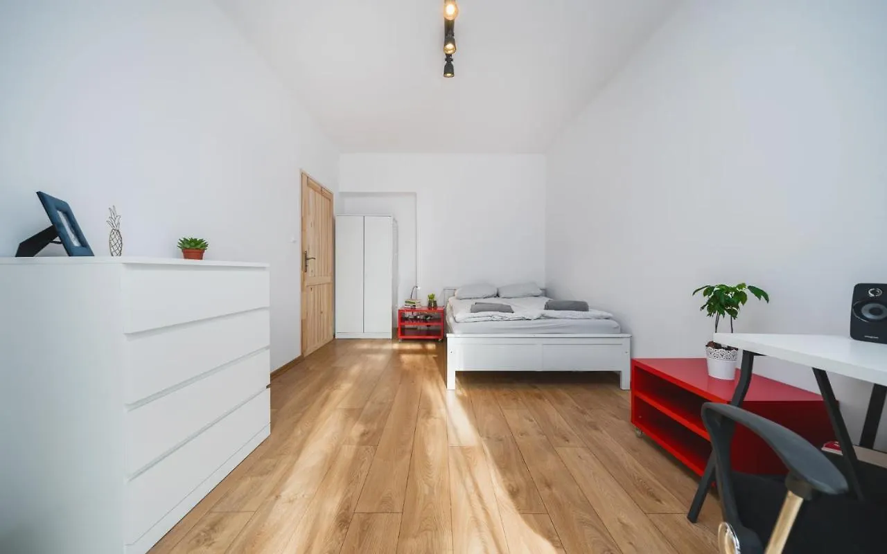 3 Bedroom Apartment In The Green Heart Of Cracow - By Upstairs Krakkó